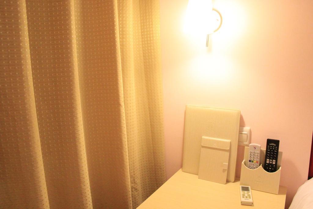 Super 8 Hotel Chengdu Airport Branch Bagian luar foto