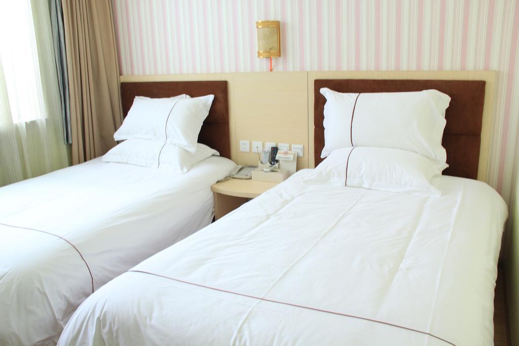 Super 8 Hotel Chengdu Airport Branch Bagian luar foto
